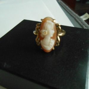 Cameo ring, vintage 10 k size 5